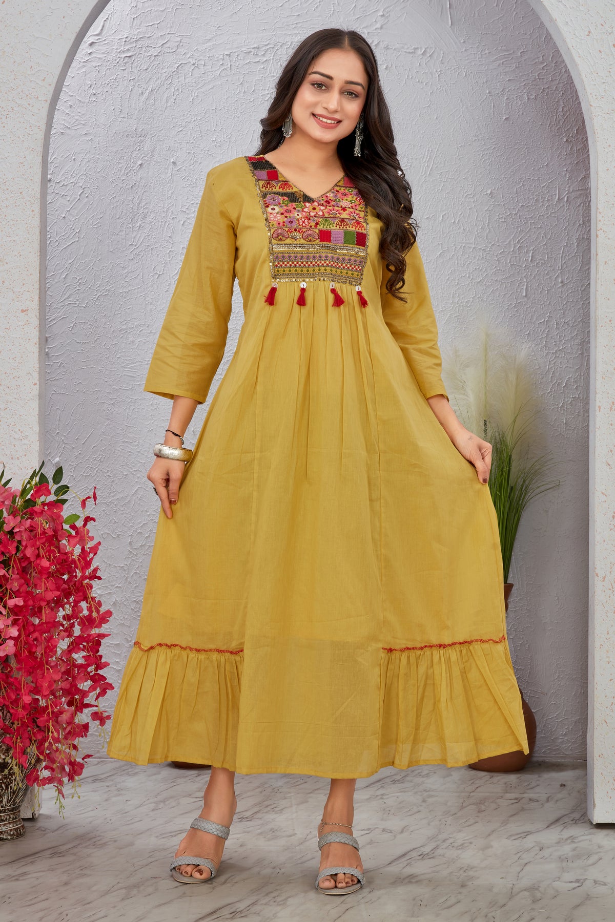 2520 (GOWN)