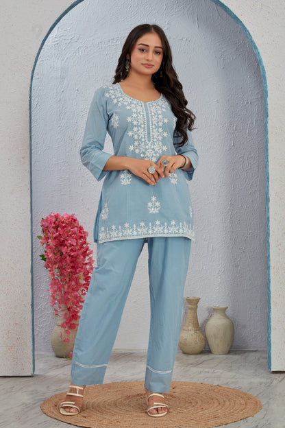 Cemric Cotton With Lucknowi Thread Work Corset